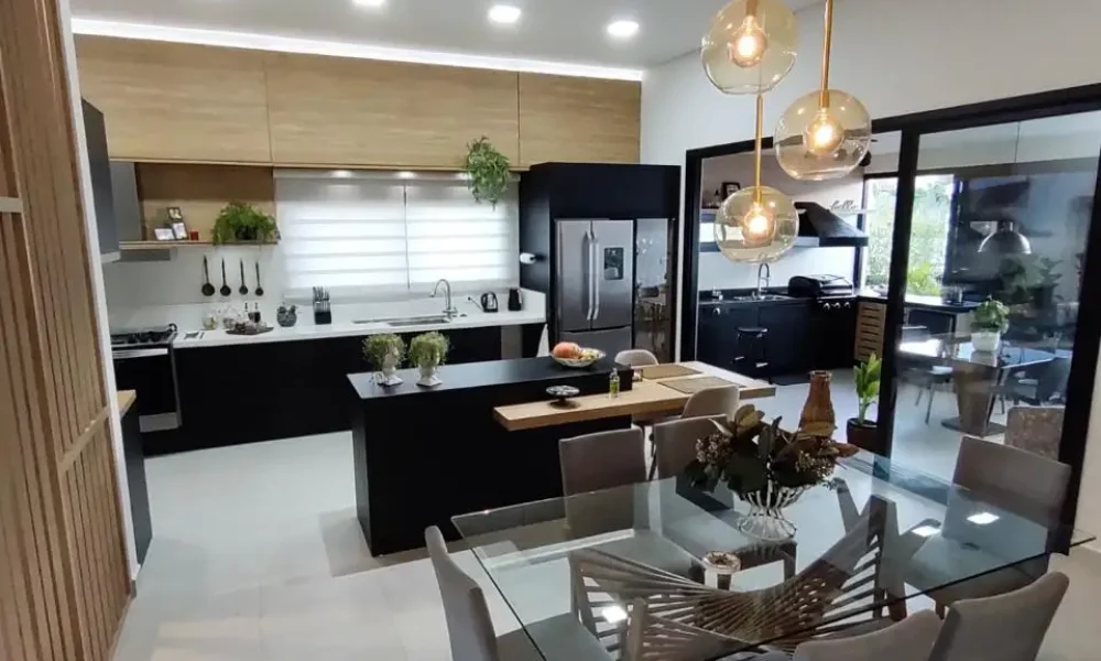 Sala de jantar y cozinha