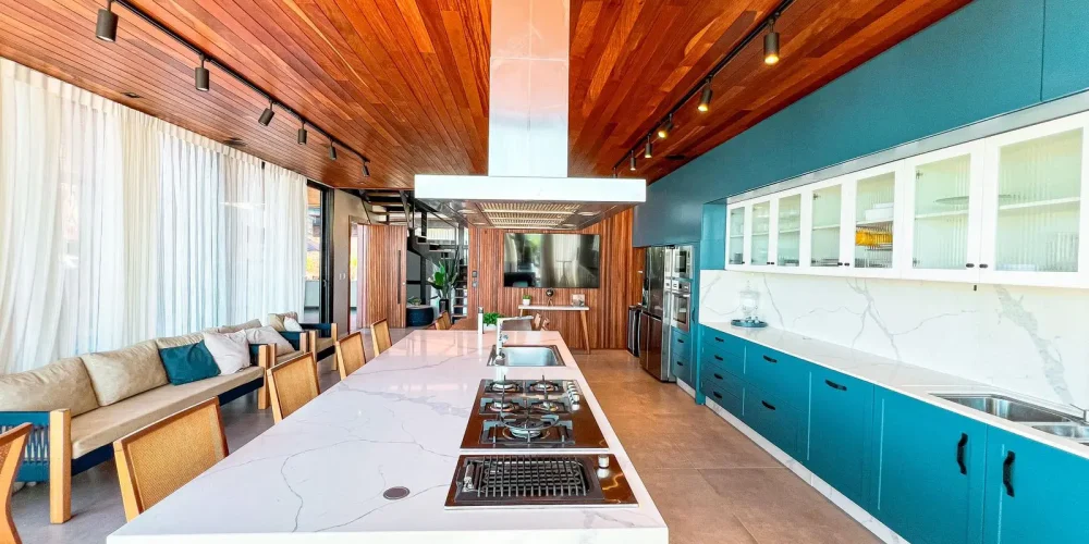 Cozinha com ilha em open space